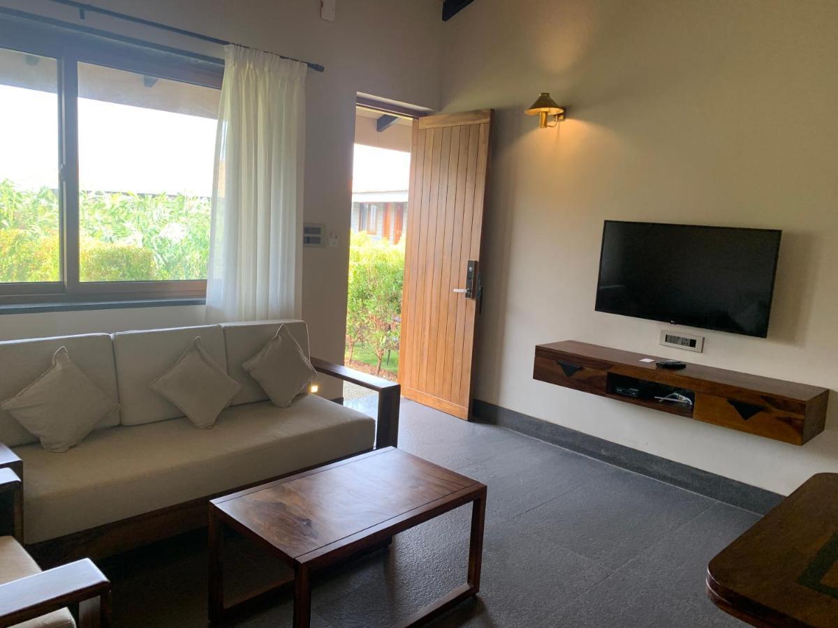 Viveda Wellness Resort นาสิก ภายนอก รูปภาพ