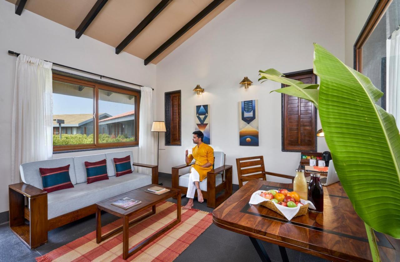 Viveda Wellness Resort นาสิก ภายนอก รูปภาพ